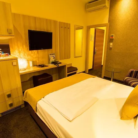 Hammer - Hauptbahnhof Otel 3*